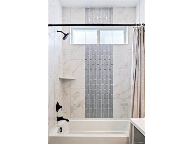 6955 Sunstrand Ct, Castle Pines, CO 80108