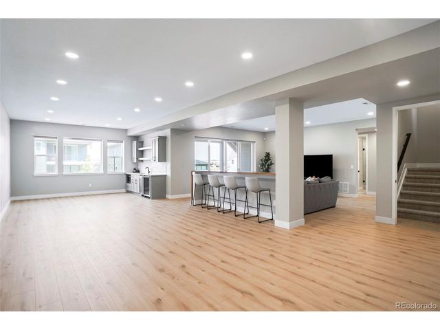 6955 Sunstrand Ct, Castle Pines, CO 80108