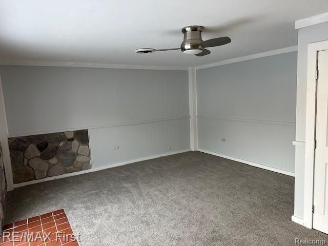 2202 Hollywood Avenue, Grosse Pointe Woods, MI 48236