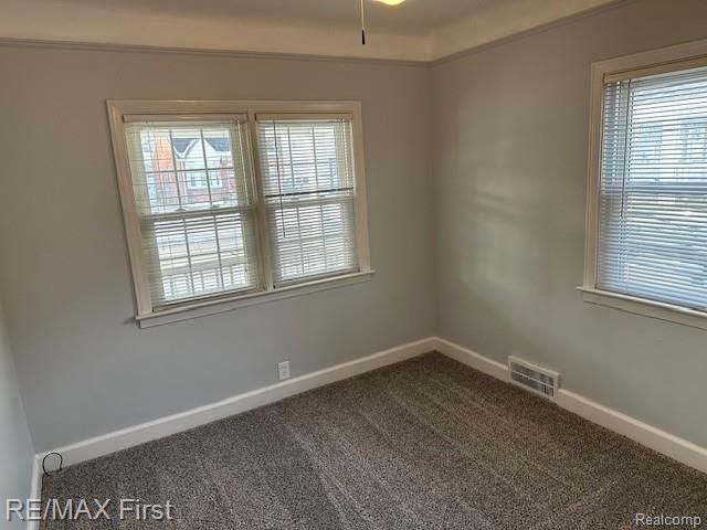 2202 Hollywood Avenue, Grosse Pointe Woods, MI 48236