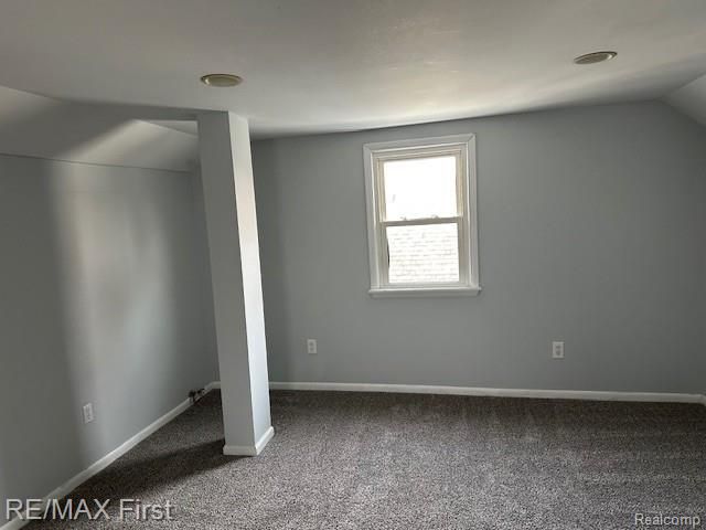 2202 Hollywood Avenue, Grosse Pointe Woods, MI 48236