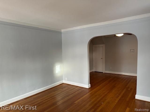 2202 Hollywood Avenue, Grosse Pointe Woods, MI 48236