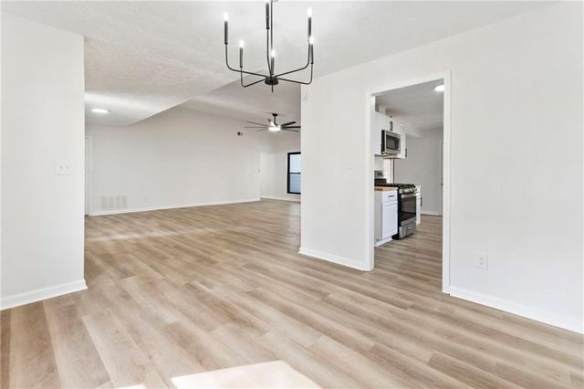 9383 Woodknoll Way, Jonesboro, GA 30238