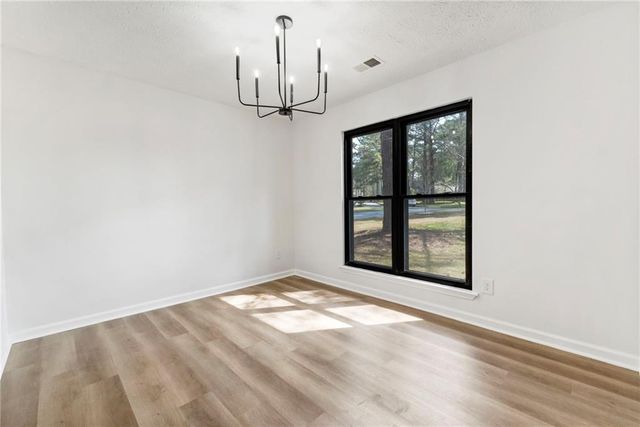 9383 Woodknoll Way, Jonesboro, GA 30238