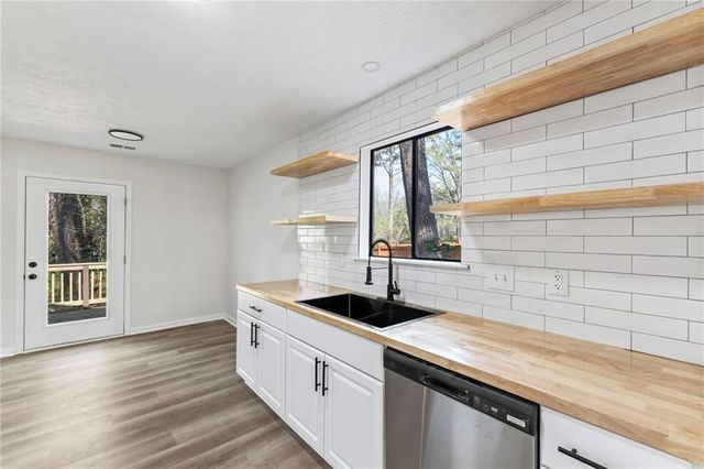 9383 Woodknoll Way, Jonesboro, GA 30238