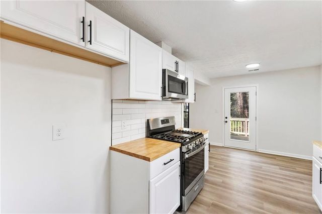 9383 Woodknoll Way, Jonesboro, GA 30238