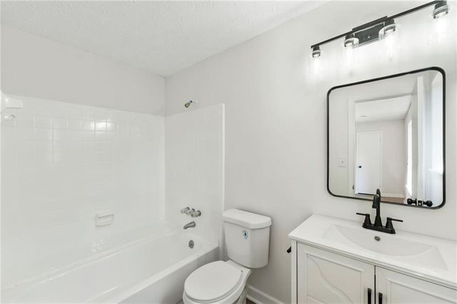 9383 Woodknoll Way, Jonesboro, GA 30238