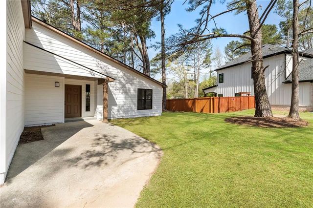 9383 Woodknoll Way, Jonesboro, GA 30238