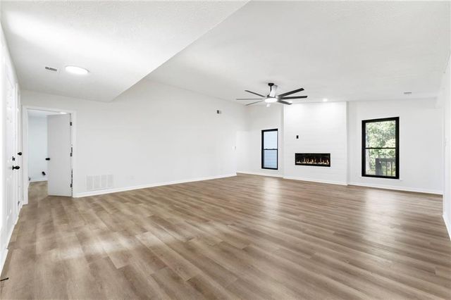 9383 Woodknoll Way, Jonesboro, GA 30238