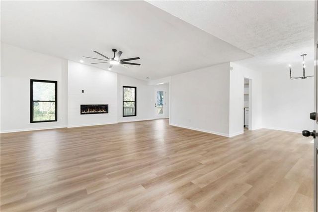 9383 Woodknoll Way, Jonesboro, GA 30238