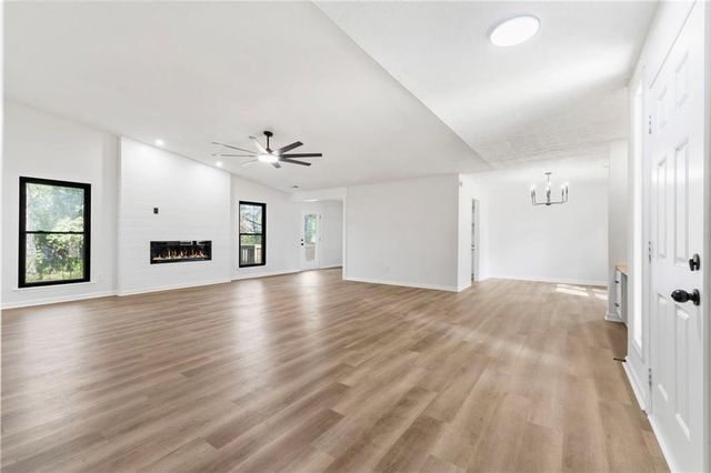 9383 Woodknoll Way, Jonesboro, GA 30238