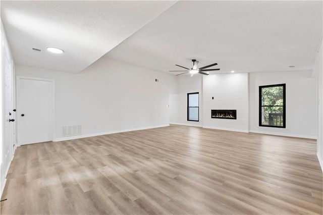 9383 Woodknoll Way, Jonesboro, GA 30238