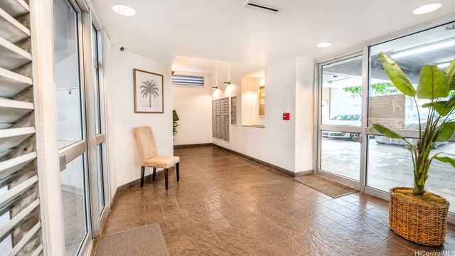 2442 Kuhio Avenue 1101, Honolulu, HI 96815