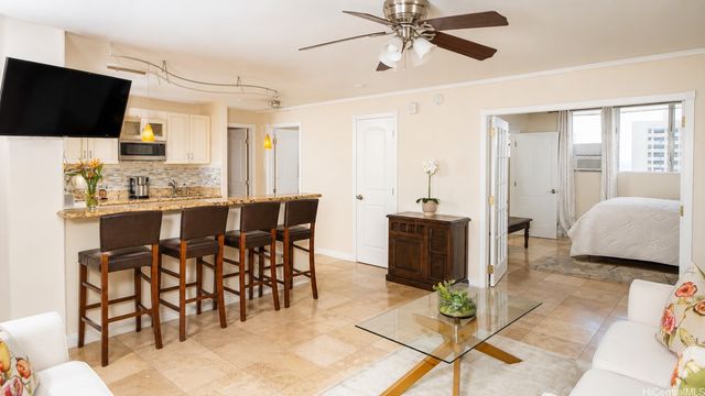 2442 Kuhio Avenue 1101, Honolulu, HI 96815