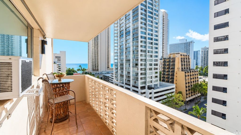 2442 Kuhio Avenue 1101, Honolulu, HI 96815