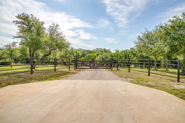 227 Rock Springs Road, Weatherford, TX 76088
