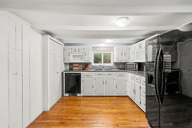 256 E Dunstable Road, Nashua, NH 03062