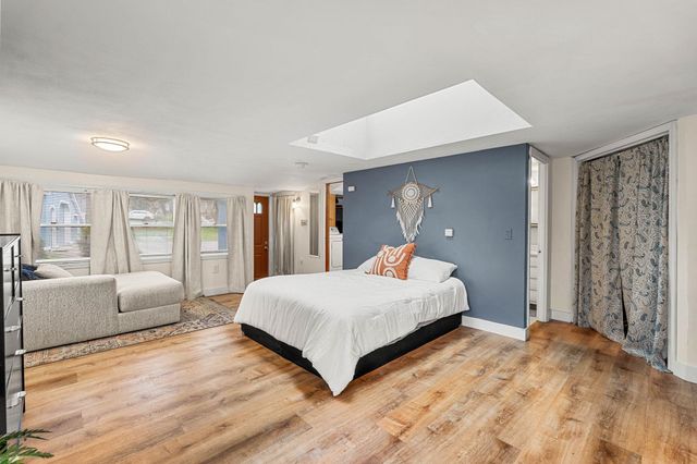 256 E Dunstable Road, Nashua, NH 03062