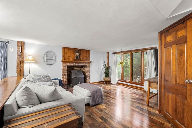 256 E Dunstable Road, Nashua, NH 03062