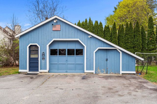 256 E Dunstable Road, Nashua, NH 03062