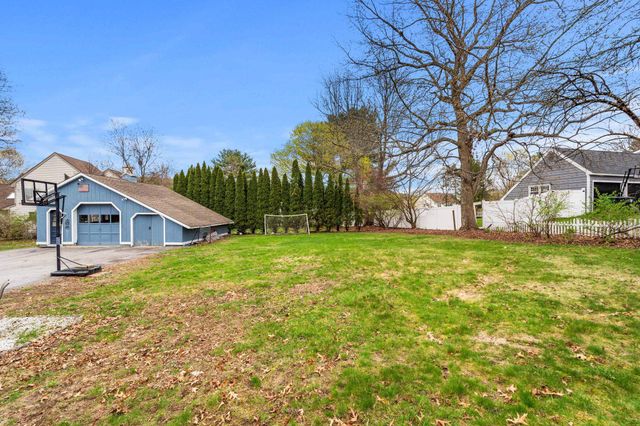 256 E Dunstable Road, Nashua, NH 03062