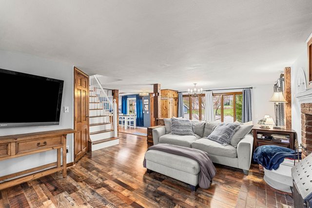 256 E Dunstable Road, Nashua, NH 03062
