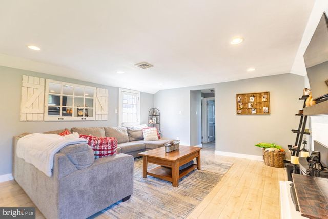 1023 LANSDALE AVE, Lansdale, PA 19446