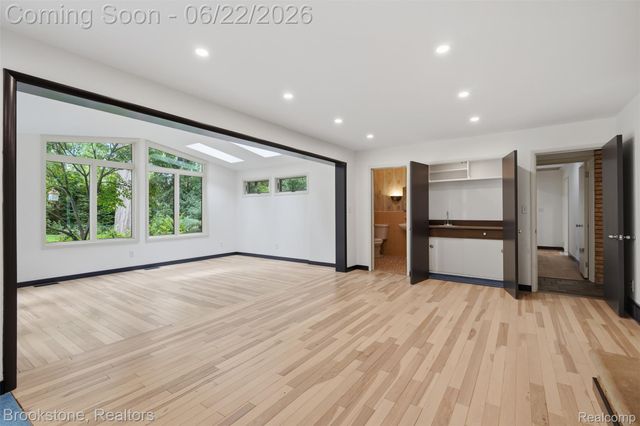4190 Valley Forge Road, Bloomfield Hills, MI 48301
