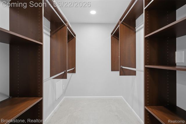 4190 Valley Forge Road, Bloomfield Hills, MI 48301