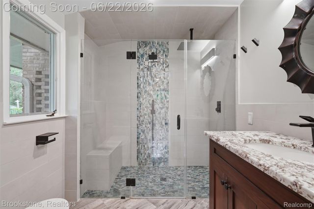 4190 Valley Forge Road, Bloomfield Hills, MI 48301