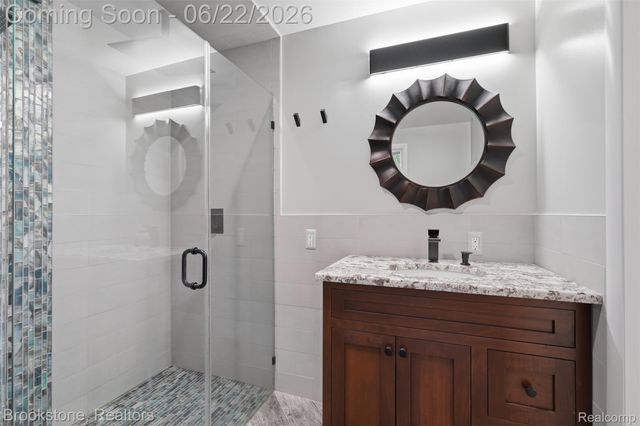 4190 Valley Forge Road, Bloomfield Hills, MI 48301