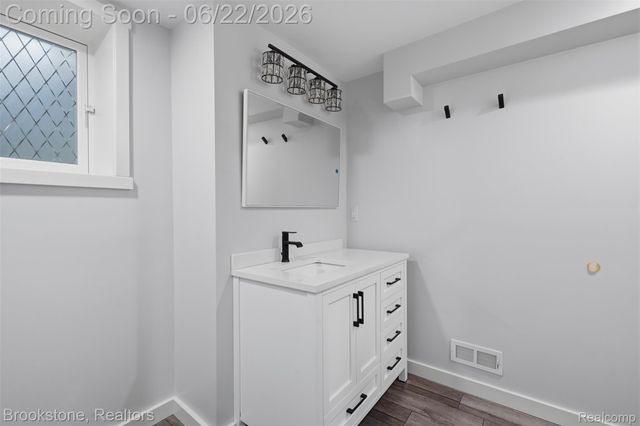 4190 Valley Forge Road, Bloomfield Hills, MI 48301