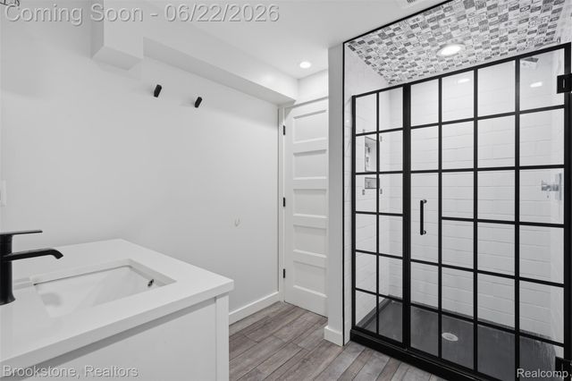 4190 Valley Forge Road, Bloomfield Hills, MI 48301