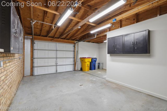 4190 Valley Forge Road, Bloomfield Hills, MI 48301