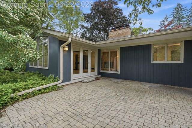 4190 Valley Forge Road, Bloomfield Hills, MI 48301