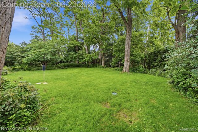 4190 Valley Forge Road, Bloomfield Hills, MI 48301