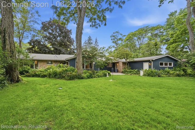 4190 Valley Forge Road, Bloomfield Hills, MI 48301