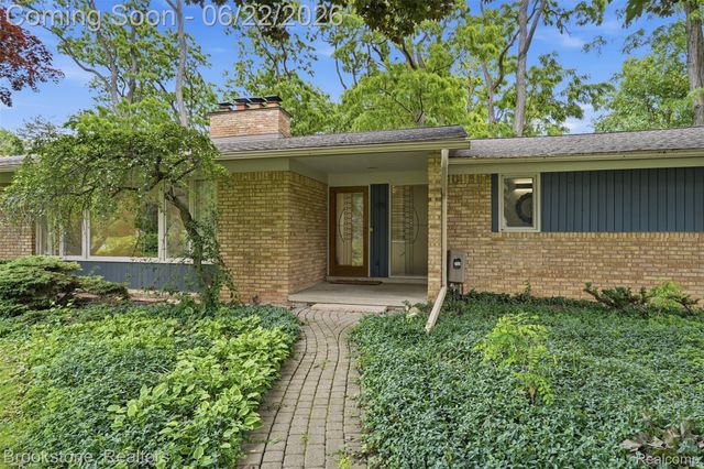 4190 Valley Forge Road, Bloomfield Hills, MI 48301