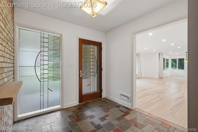 4190 Valley Forge Road, Bloomfield Hills, MI 48301
