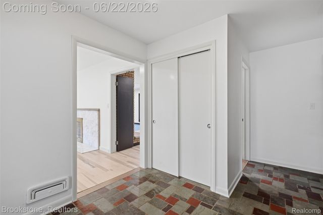 4190 Valley Forge Road, Bloomfield Hills, MI 48301