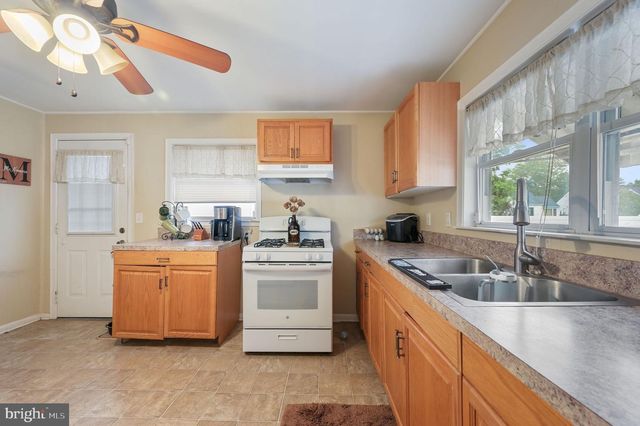 728 WHITE OAK RD, Dover, DE 19901