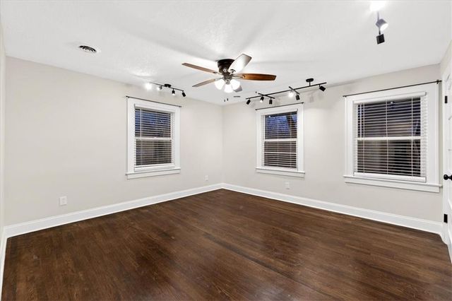 7414 Jarboe Street, Kansas City, MO 64114