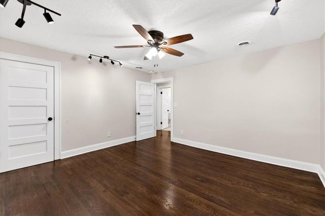 7414 Jarboe Street, Kansas City, MO 64114