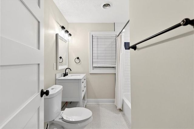 7414 Jarboe Street, Kansas City, MO 64114