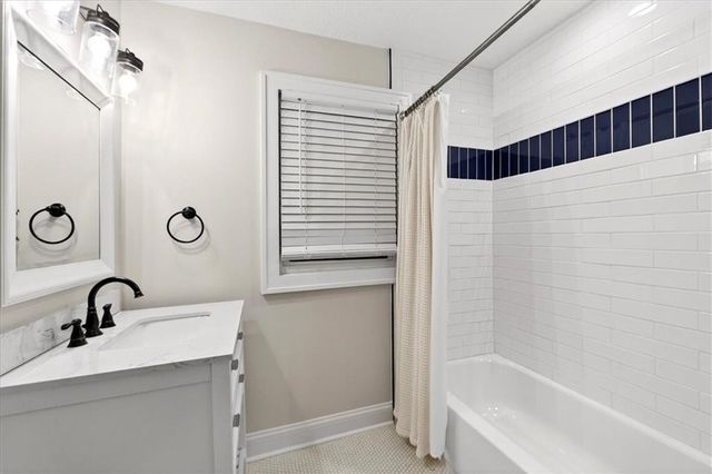 7414 Jarboe Street, Kansas City, MO 64114