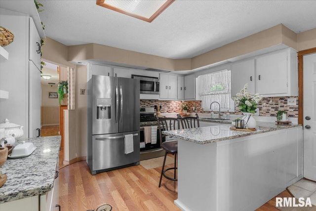 5260 RIVER VIEW Road, Riverton, IL 62561