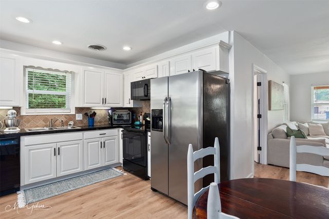 2147 Pine Hill Road, Shreveport, LA 71107