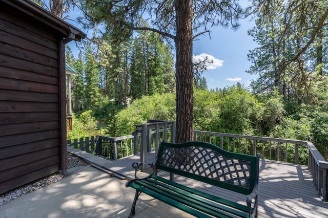 137 S TALL PINE Loop, Usk, WA 99180