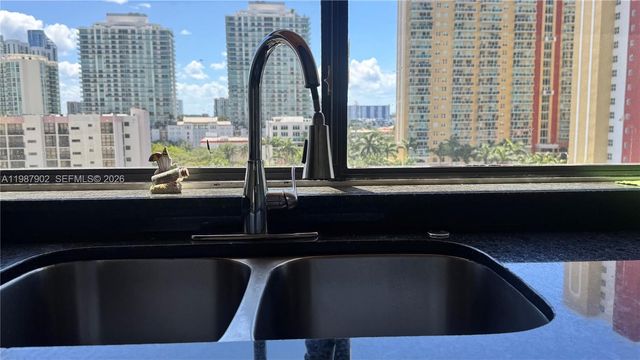 17021 N Bay Road 1015, Sunny Isles Beach, FL 33160