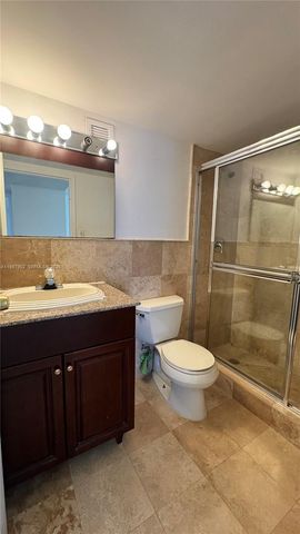 17021 N Bay Road 1015, Sunny Isles Beach, FL 33160